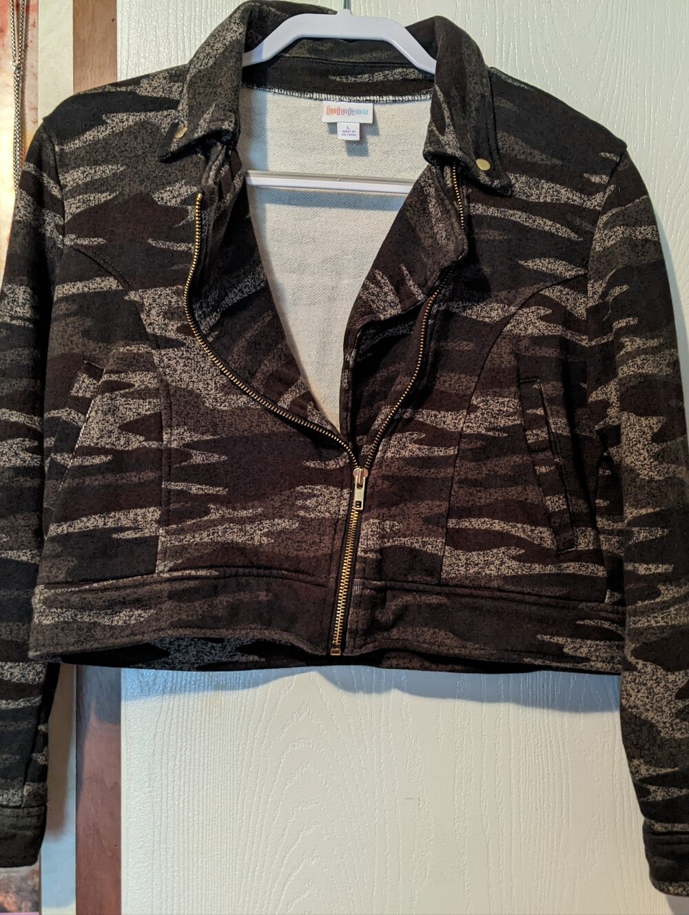 Cute crop style jacket by Lularoe